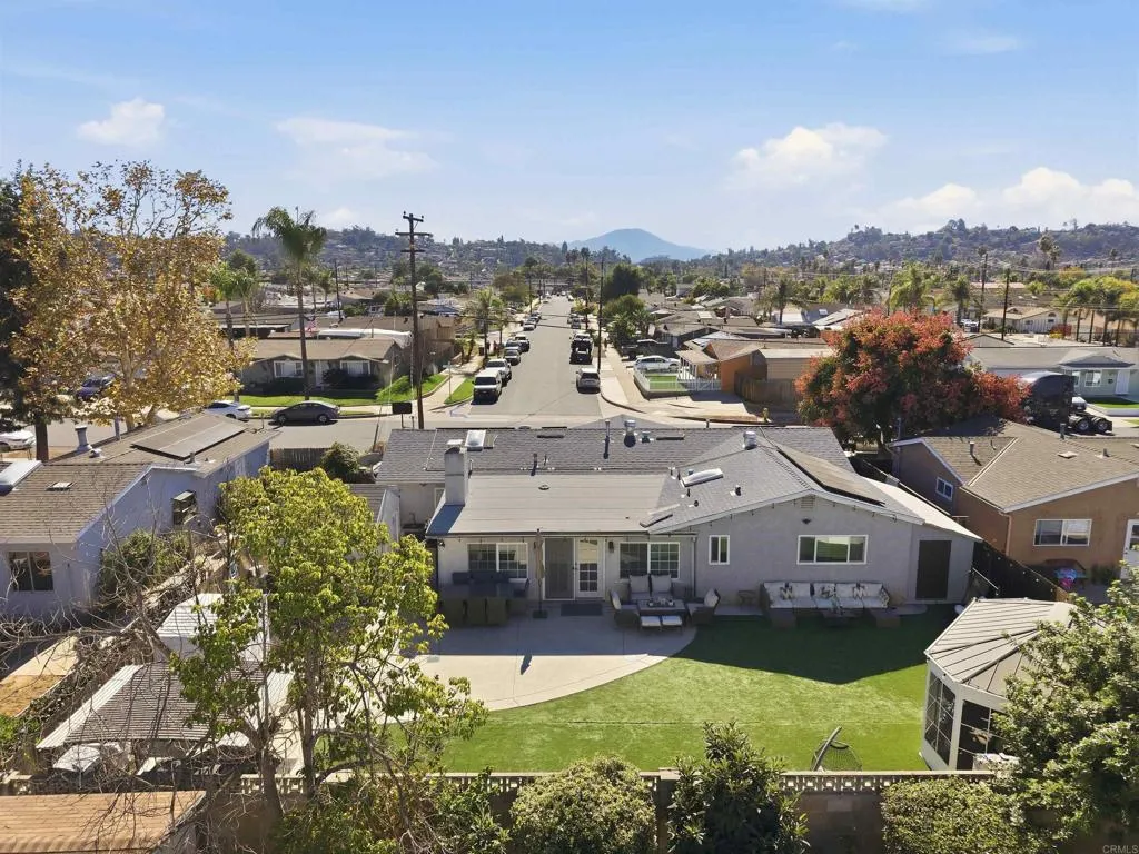 https://cdn.realtyfeed.com/cdn/127/306586395/1e6ec4551bae44369706cc257978bda0.webp