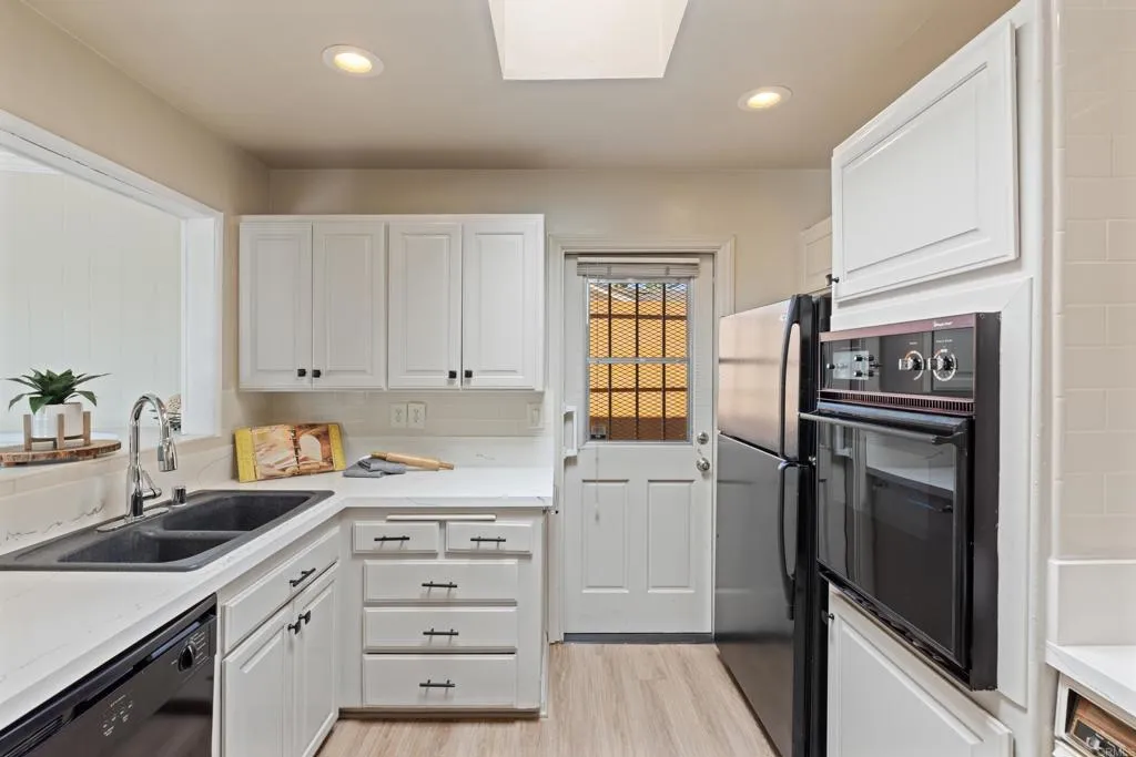https://cdn.realtyfeed.com/cdn/127/306586672/7c6e4d3a73e04698565e9ba412096528.webp