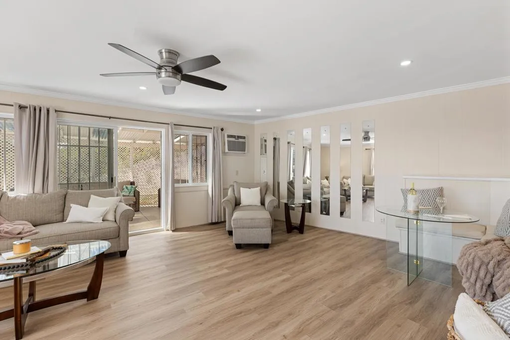 https://cdn.realtyfeed.com/cdn/127/306586672/906bc59178574bf185d40a203c03d659.webp