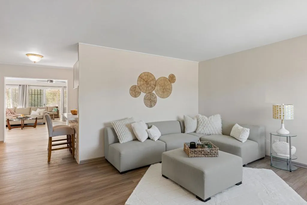 https://cdn.realtyfeed.com/cdn/127/306586672/9bdf4df637ac470f5850cc669ee0731c.webp
