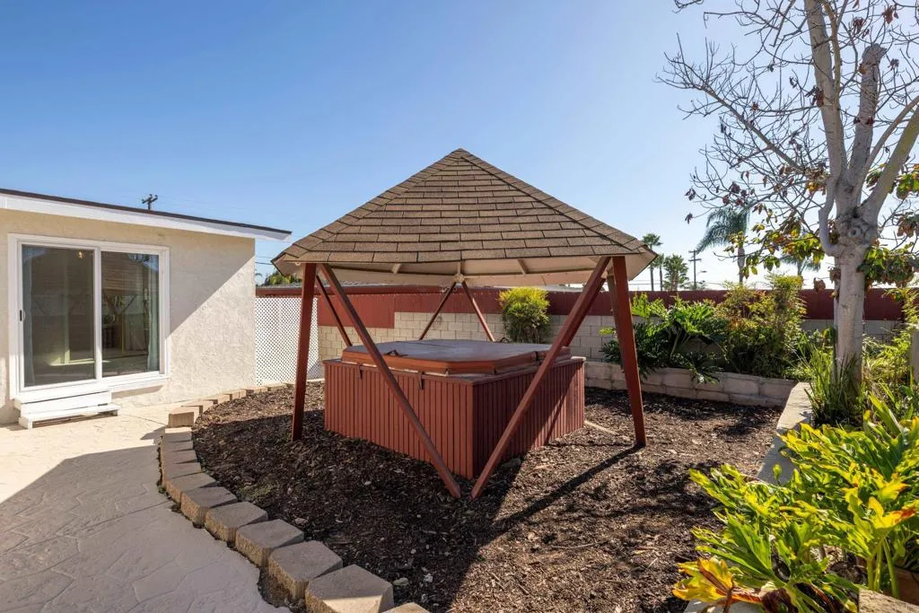 https://cdn.realtyfeed.com/cdn/127/306586672/def1c924ba717514c7571ba6294f621e.webp