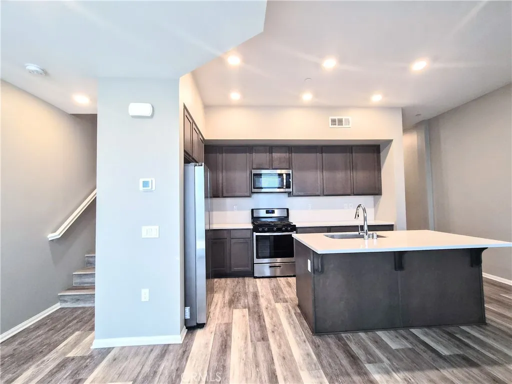 https://cdn.realtyfeed.com/cdn/127/306586737/4bd0fdc6200dd68b605f0a2dc9add98b.webp