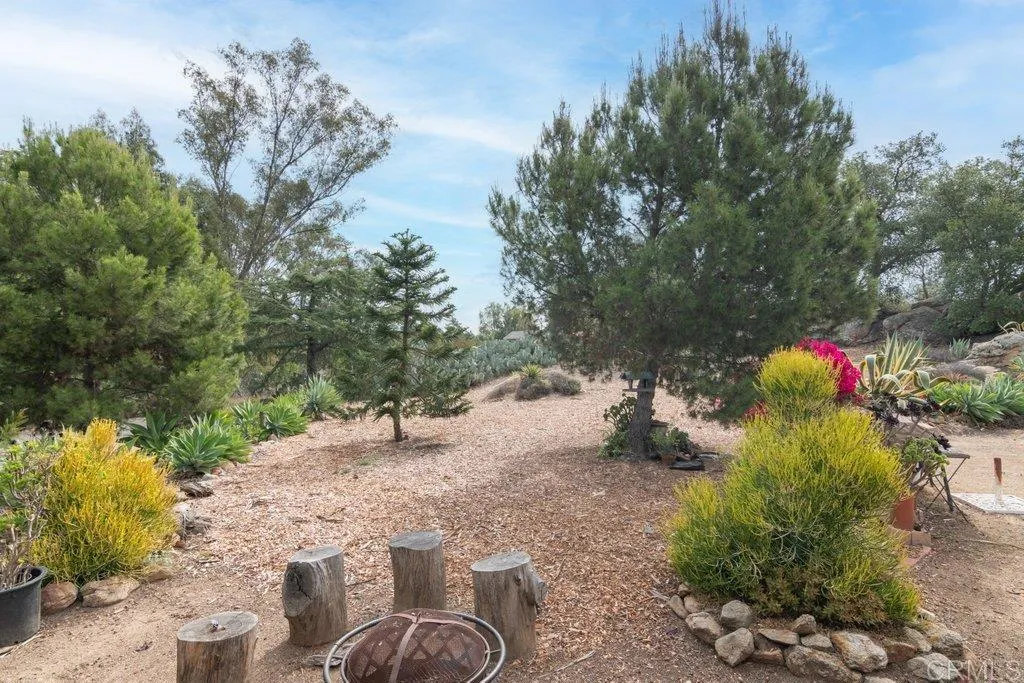 https://cdn.realtyfeed.com/cdn/127/306586775/dd27457d690eb37358f8f114e9634116.webp