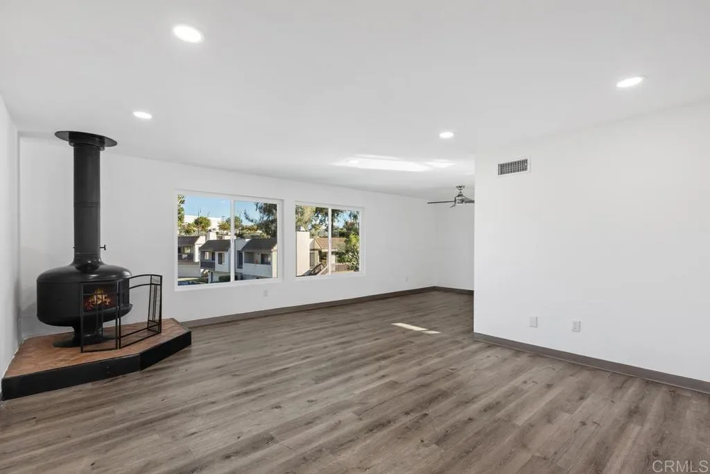 https://cdn.realtyfeed.com/cdn/127/306586926/e0d95c5dcb70ce7c739a6d934c58fae1.webp