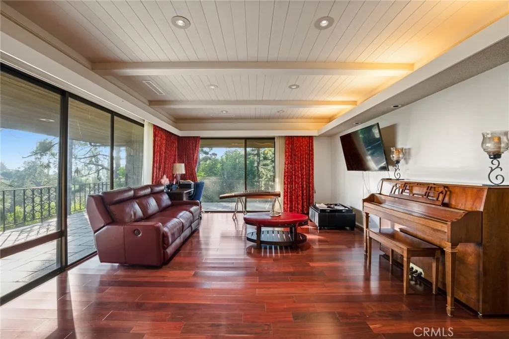 1458 Hillcrest, Pasadena, CA, 91106