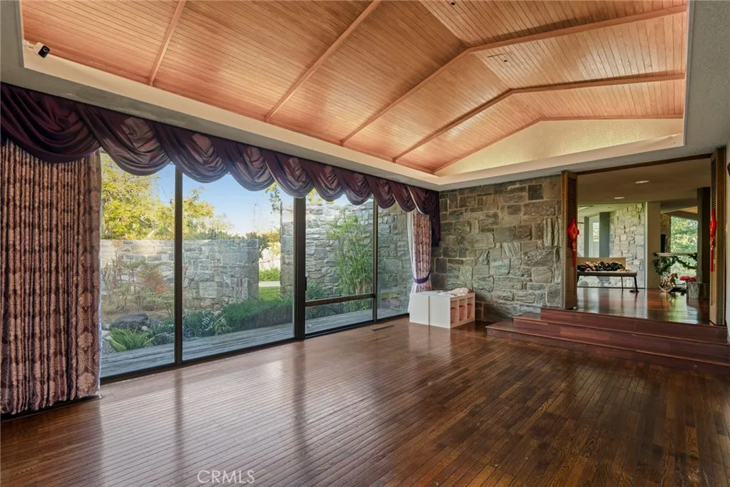 1458 Hillcrest, Pasadena, CA, 91106