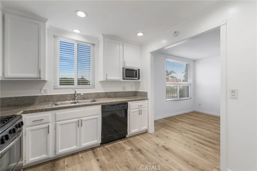 https://cdn.realtyfeed.com/cdn/127/306586998/ee77c7bb3ce2a6864024ff849d5777e9.webp