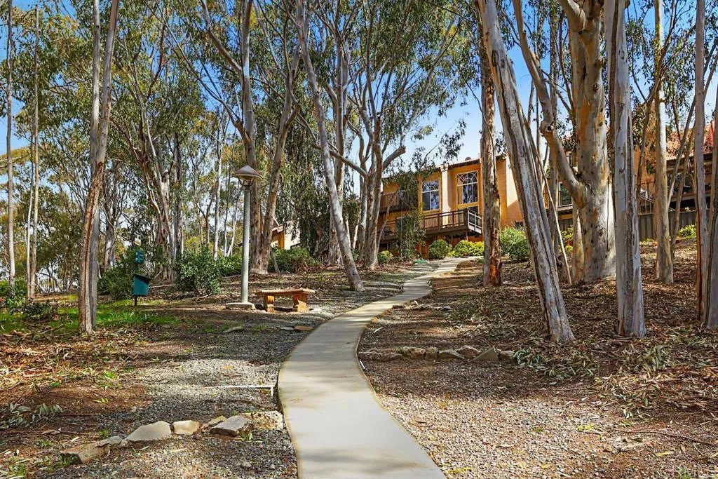 https://cdn.realtyfeed.com/cdn/127/306587084/07195ec4325cef7f4a5293c27ad48fd1.webp