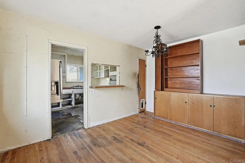 https://cdn.realtyfeed.com/cdn/127/306587156/93af49003648b3bed1968a88bb952272.webp