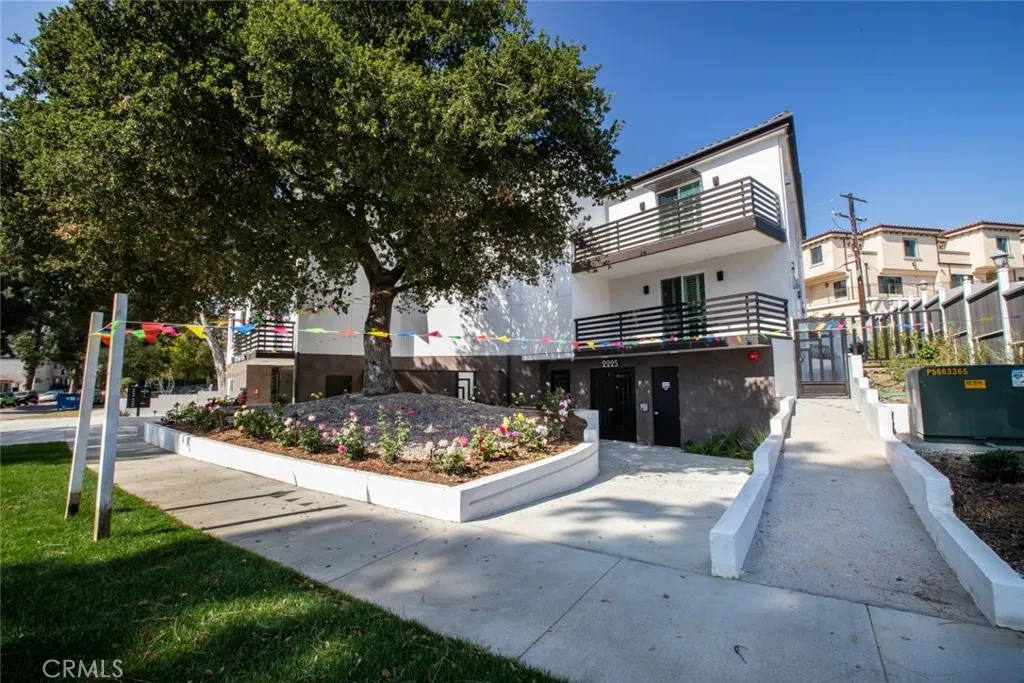 2225 Mira Vista Avenue, Montrose, CA 91020