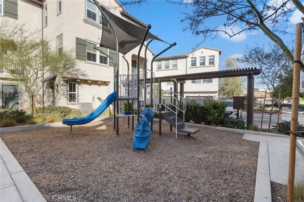 https://cdn.realtyfeed.com/cdn/127/306587343/f20baf16ae3745618b016422f5c7ad2c.webp