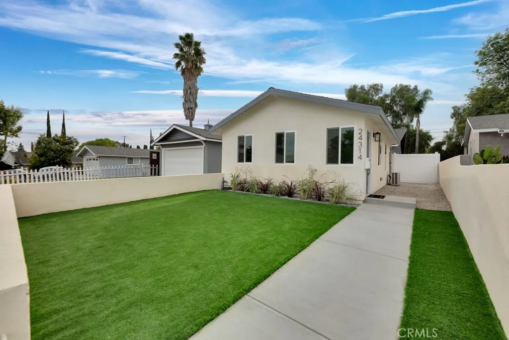 Woodland Hills, CA 91367