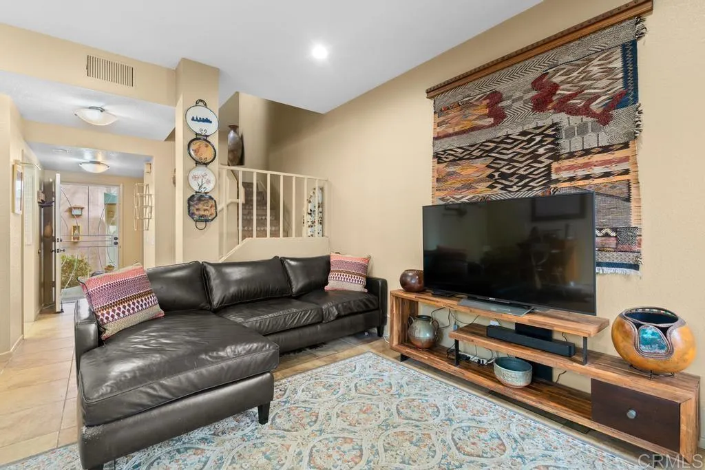 https://cdn.realtyfeed.com/cdn/127/306587371/5eb28434dff2eef35fdb92badd7c824d.webp