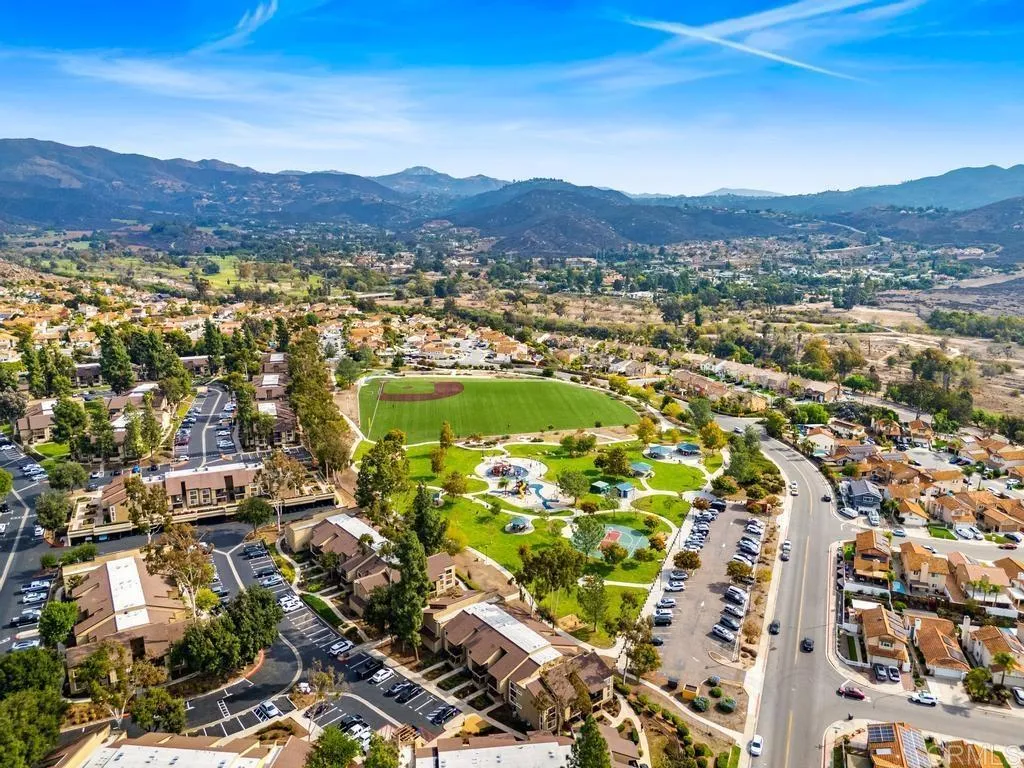 https://cdn.realtyfeed.com/cdn/127/306587371/652ab85e526734fc81ce4dd061082b72.webp