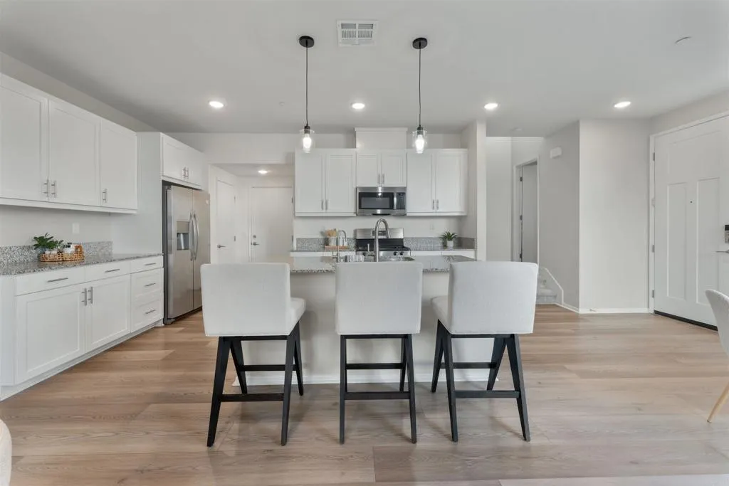 Photo #9: NDP2510796 Listing: Photo #9