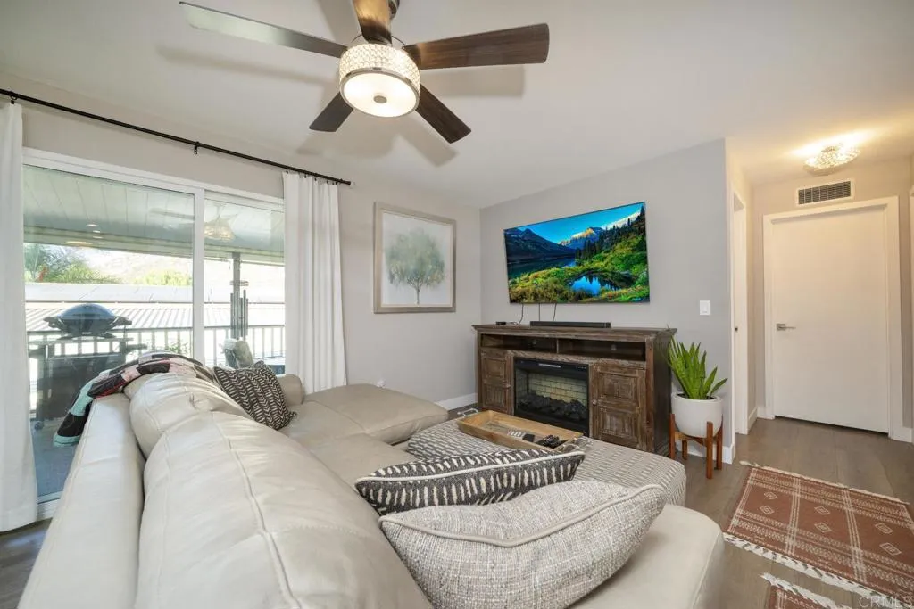 https://cdn.realtyfeed.com/cdn/127/306587505/50b9d062e0ee5970a5c9d80e959271d6.webp