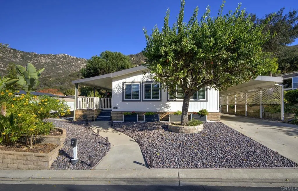 https://cdn.realtyfeed.com/cdn/127/306587505/715e48f128685b9e0310fc5102d3440e.webp
