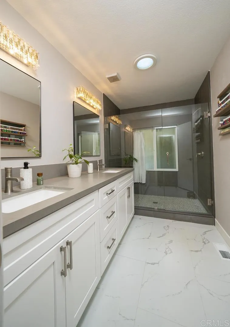 https://cdn.realtyfeed.com/cdn/127/306587505/e909ecd91698c8b8e126890afdd3dc7f.webp