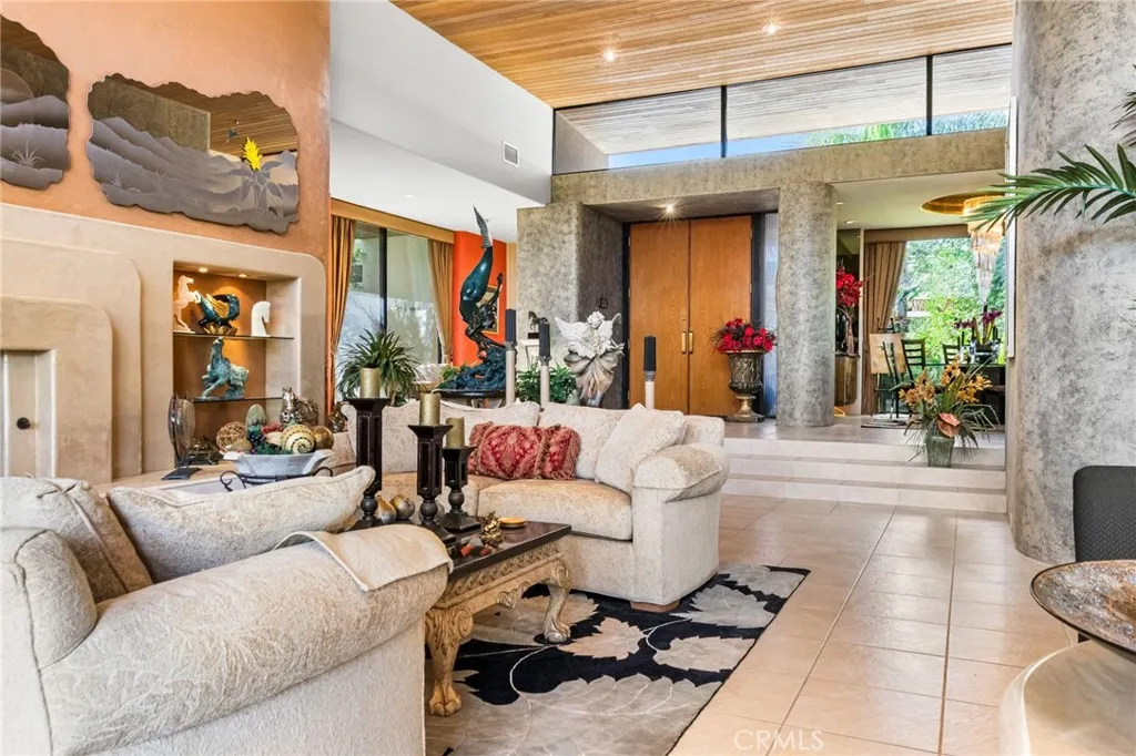 listing main picture