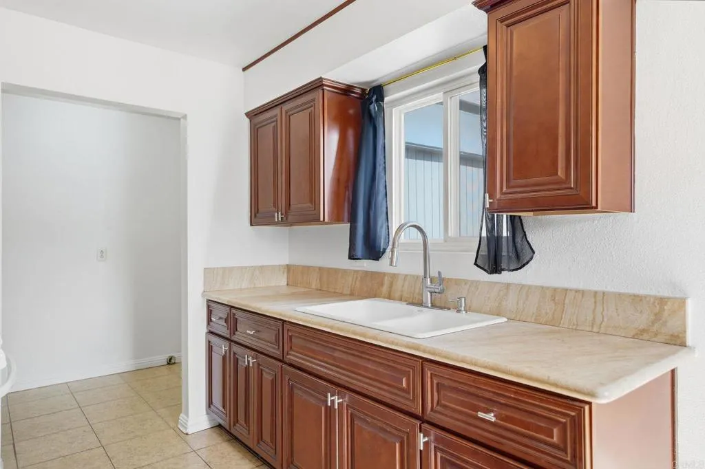 https://cdn.realtyfeed.com/cdn/127/306587671/c4a4ac902aac86b6c107abf1863fcef7.webp