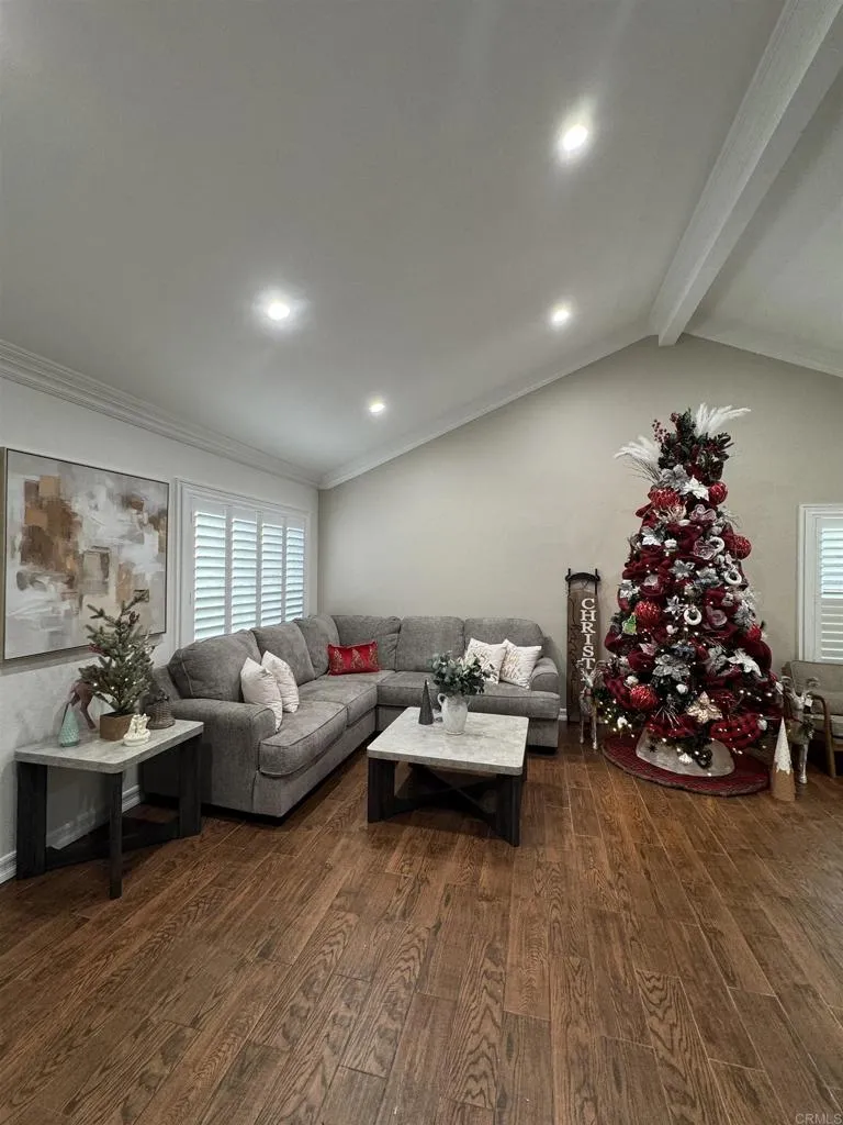 https://cdn.realtyfeed.com/cdn/127/306587717/6d98efc9aa40e801069c11486634cfca.webp