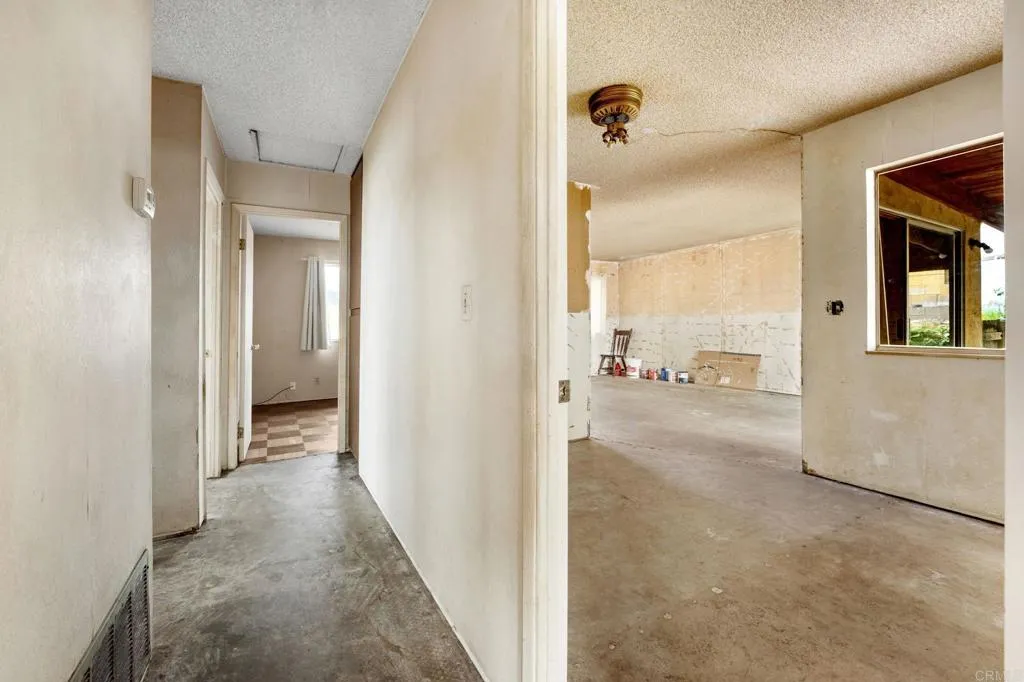 https://cdn.realtyfeed.com/cdn/127/306587719/916ba7bb45458789b431295d439172cc.webp
