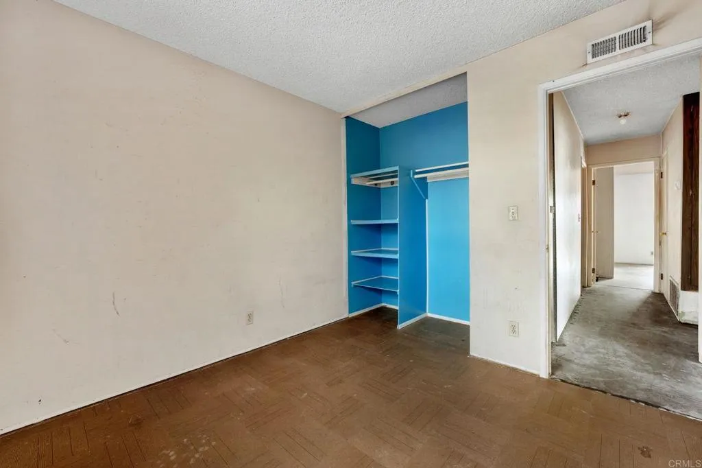 https://cdn.realtyfeed.com/cdn/127/306587719/9ad12ed7231daf19bff6c7a980ac687e.webp