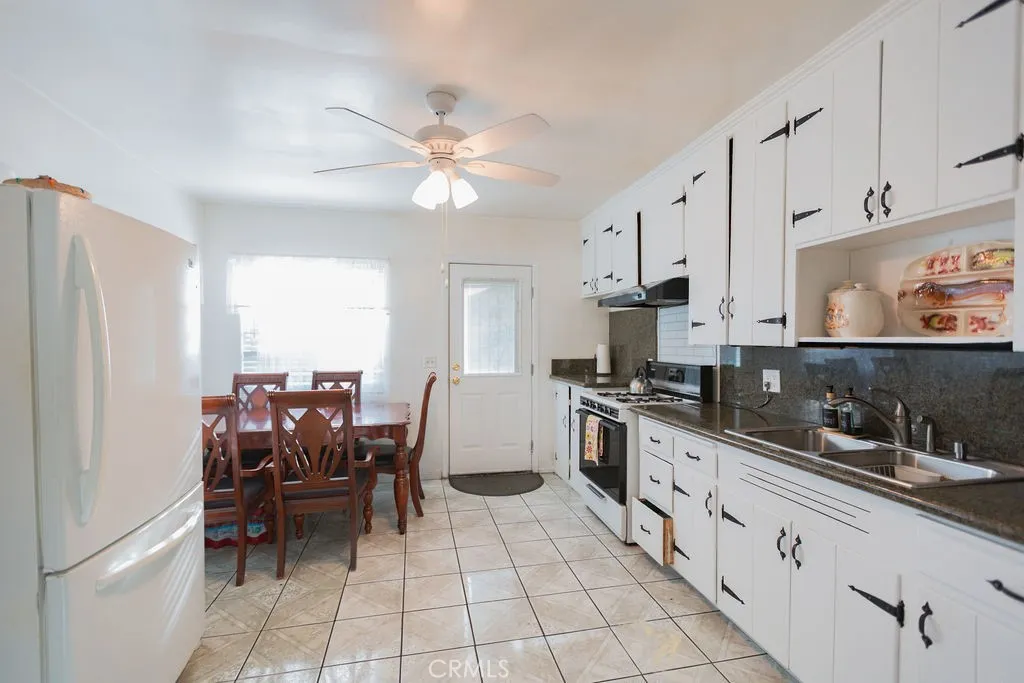 13157 Glamis St, Pacoima, CA 91331 - Photo 4 of 16, Pacoima, CA