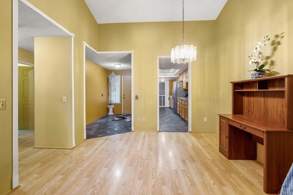 https://cdn.realtyfeed.com/cdn/127/306587766/9c8b8eb37826640d8b3ae1b45ece803c.webp