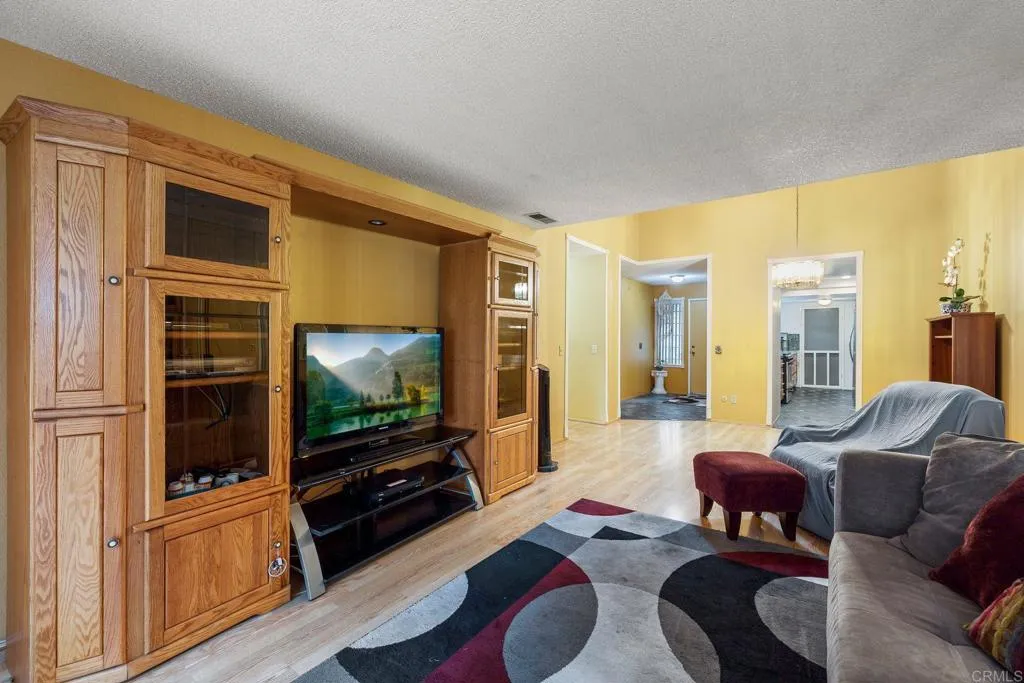 https://cdn.realtyfeed.com/cdn/127/306587766/f7af1c95423a6595c5d6ee2f34612150.webp