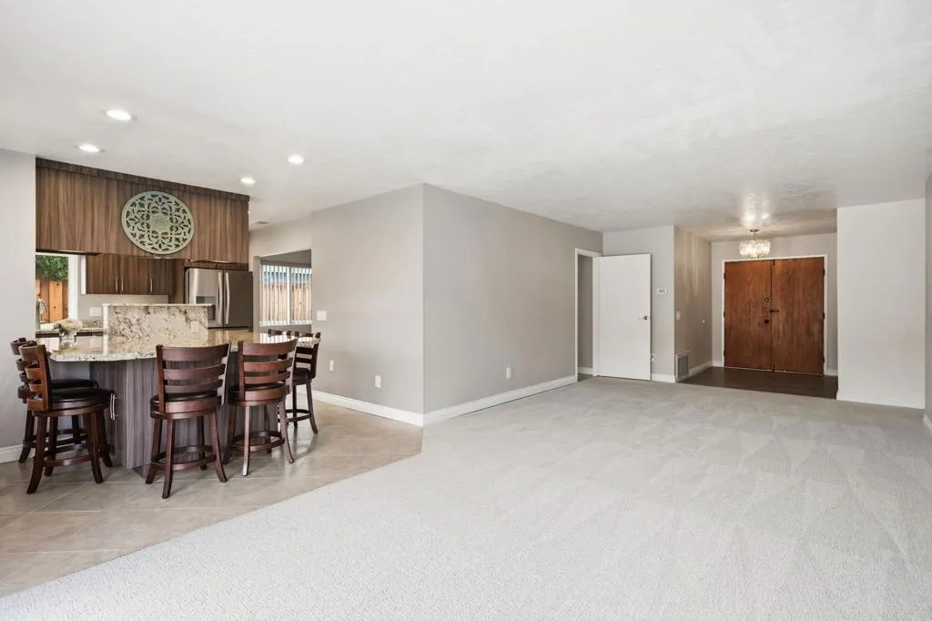 https://cdn.realtyfeed.com/cdn/127/306587830/b5c7b0b5c5389a72dcd6d740a610114a.webp