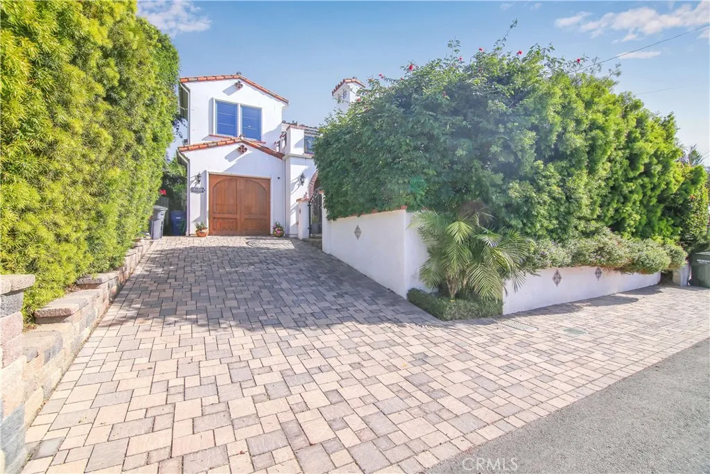 https://cdn.realtyfeed.com/cdn/127/306587867/133a8f42207e0190a7cecaf5208cb1e4.webp