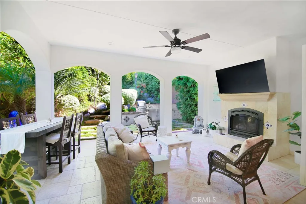 https://cdn.realtyfeed.com/cdn/127/306587867/894b90759c48bc027f1af9f21b2ae1d2.webp