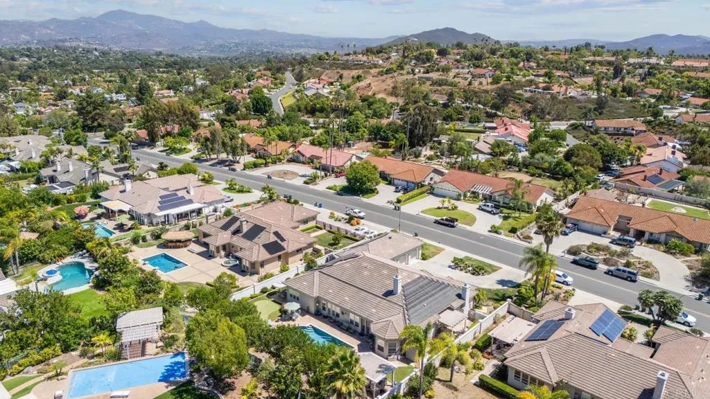 https://cdn.realtyfeed.com/cdn/127/306587905/564d4d26f5dc42c973066744eac33411.webp