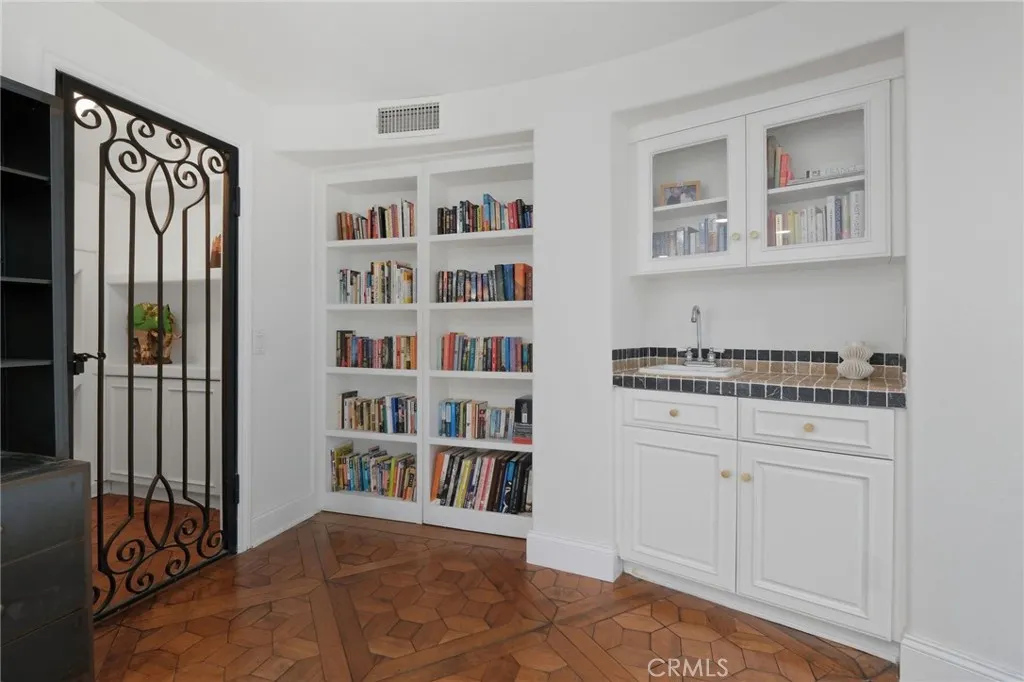 https://cdn.realtyfeed.com/cdn/127/306587956/1f39ef603ea7bafb2fa1ef2258a9cc82.webp