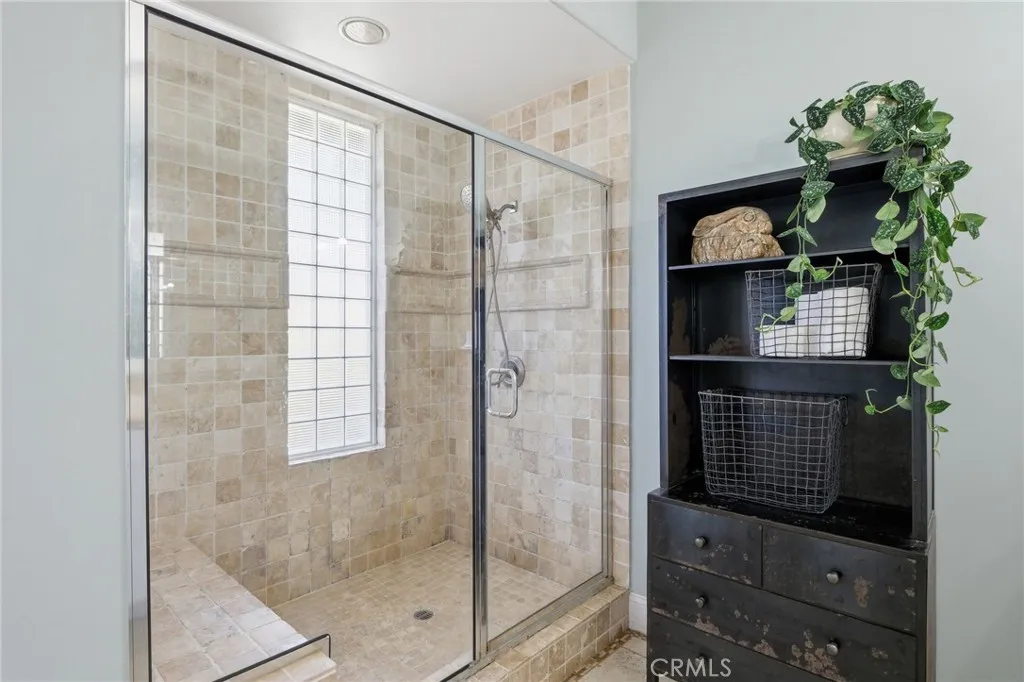 https://cdn.realtyfeed.com/cdn/127/306587956/67d228e6141985f490d3f50bf98efa2f.webp