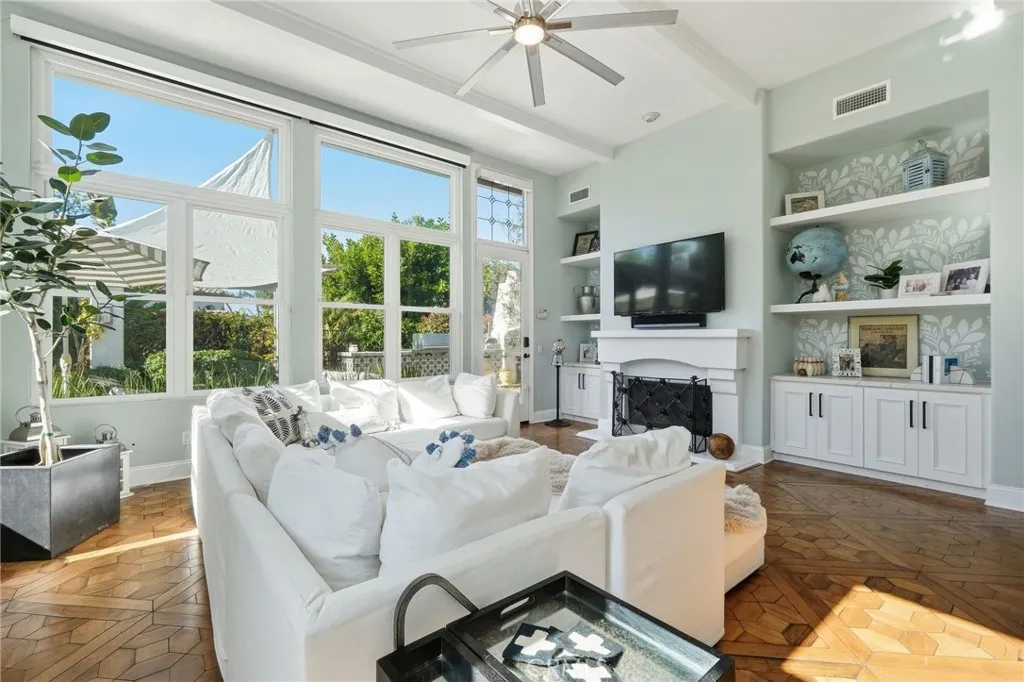 https://cdn.realtyfeed.com/cdn/127/306587956/aa8f42538cb27d8383c0d6a00f45fbbd.webp