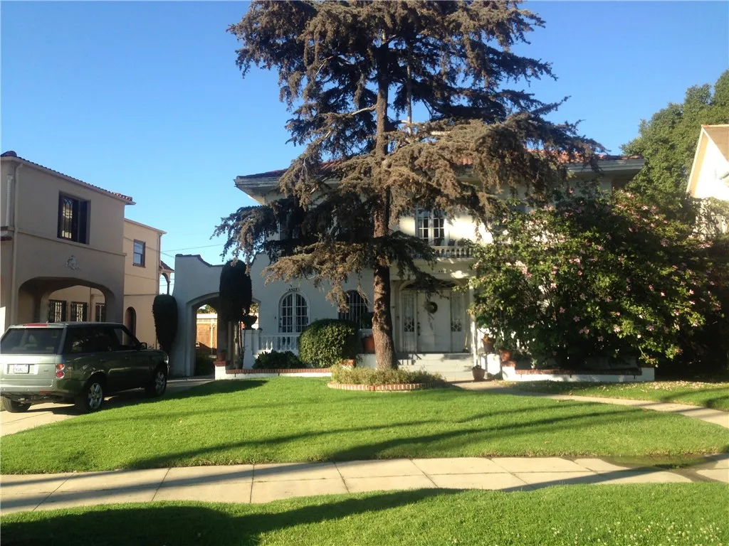 Los Angeles, CA 90019