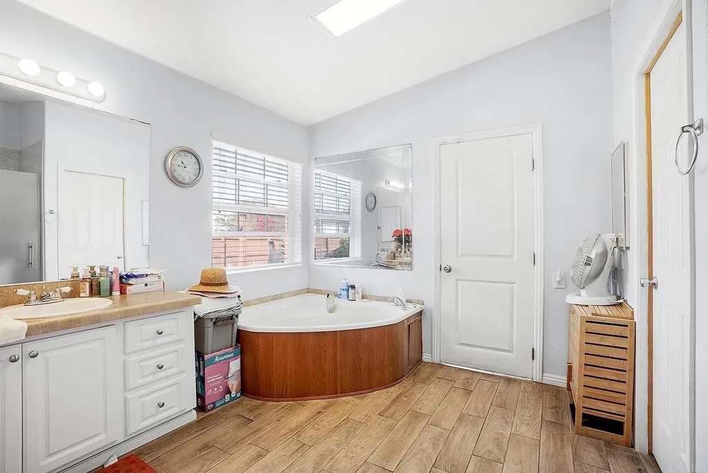 https://cdn.realtyfeed.com/cdn/127/306588031/7a1d635eda5546224a61914e621f2730.webp