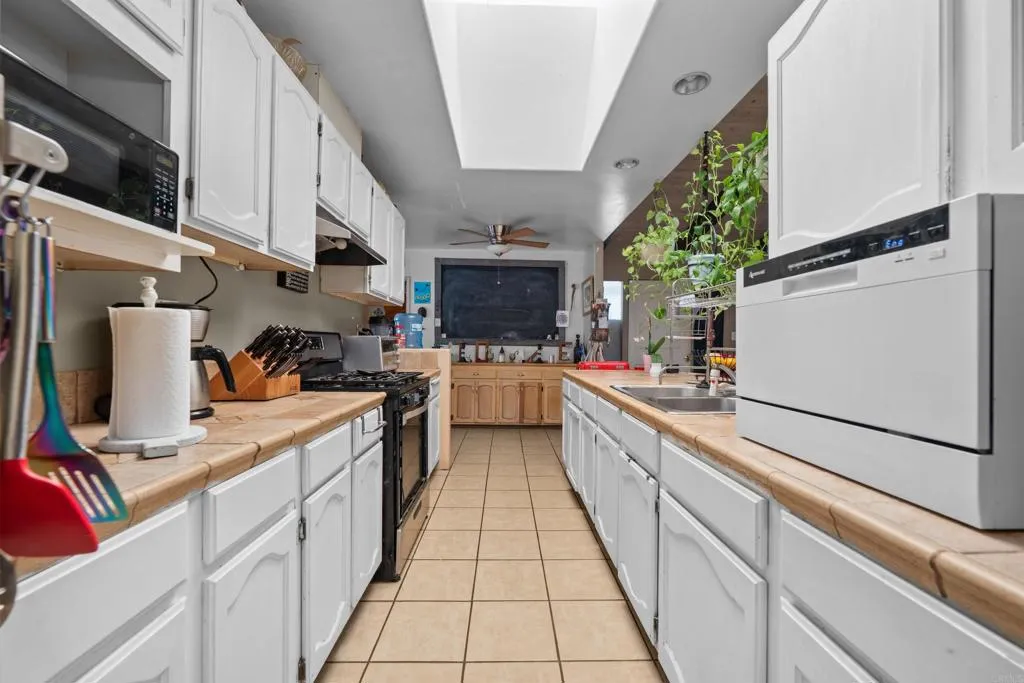 https://cdn.realtyfeed.com/cdn/127/306588103/25a639a69d9db94a3e6439511088c76e.webp
