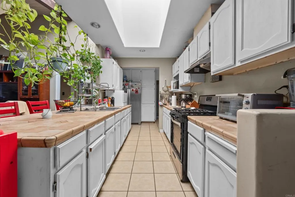 https://cdn.realtyfeed.com/cdn/127/306588103/8cae63b51b26faac3d9efccdc35854ff.webp