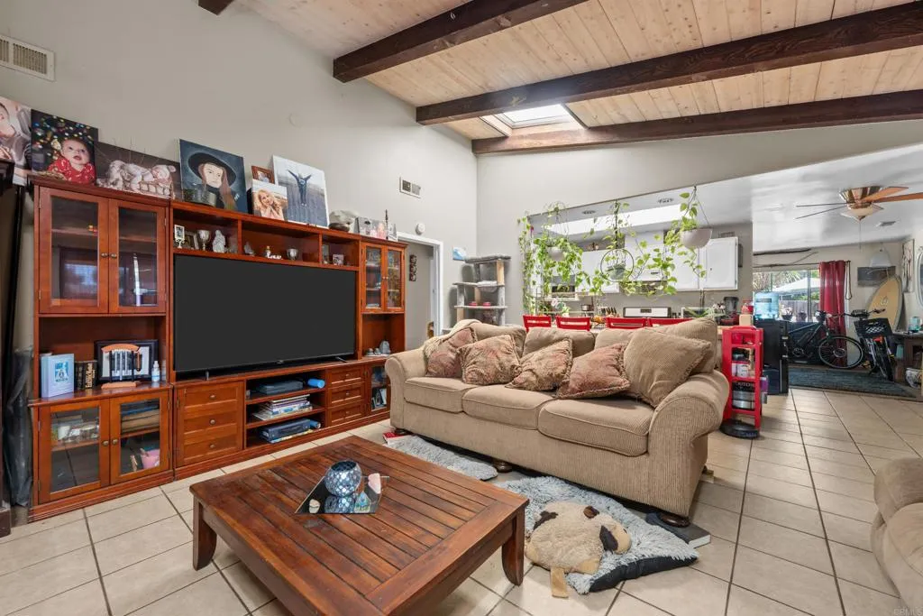 https://cdn.realtyfeed.com/cdn/127/306588103/ab890931f0f98d56b4a160e80c3b23f0.webp