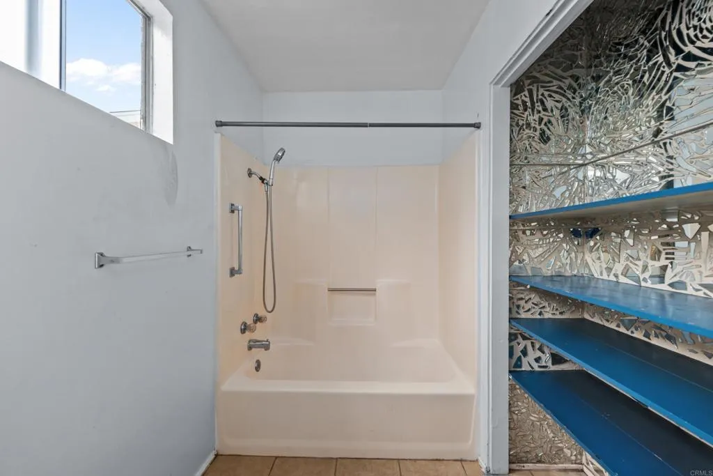 https://cdn.realtyfeed.com/cdn/127/306588103/f8fb49fbeb0fbd5b0aaaeb0a7e963271.webp