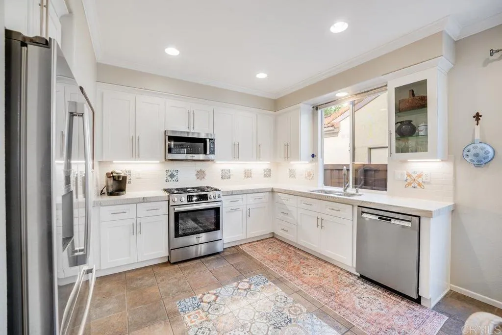 https://cdn.realtyfeed.com/cdn/127/306588119/27cd43280c6d87e96d98f3b9617fd2fc.webp
