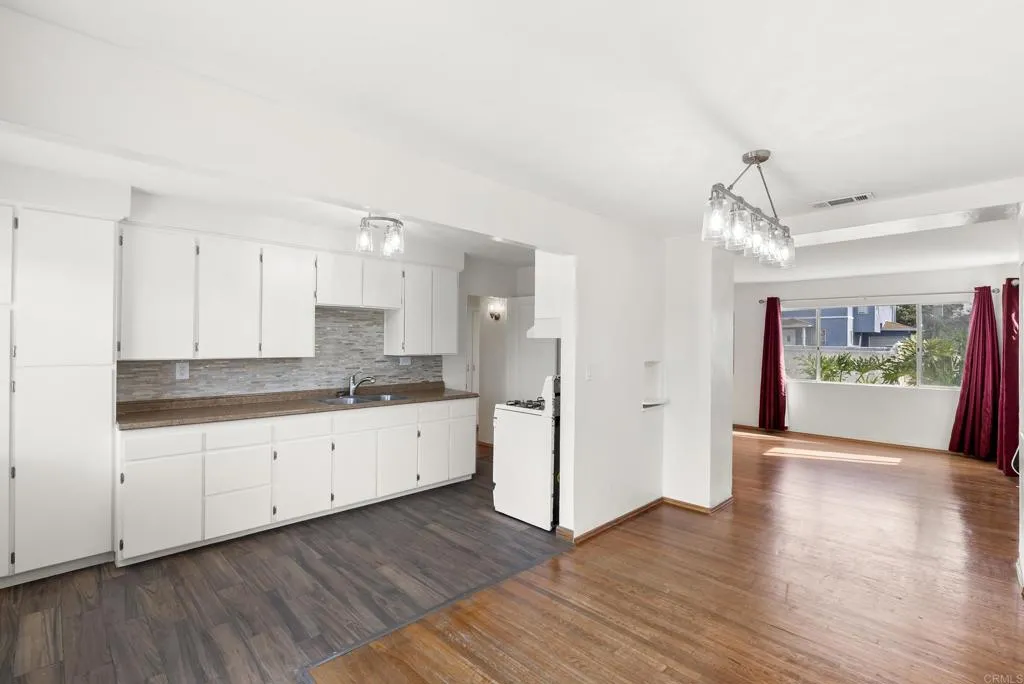 https://cdn.realtyfeed.com/cdn/127/306588124/d9642551d270db4692b05b73acd25e03.webp