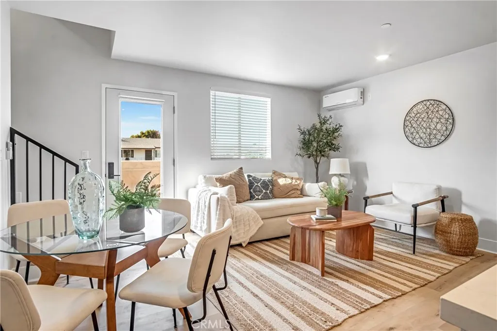 Los Angeles, CA 90047