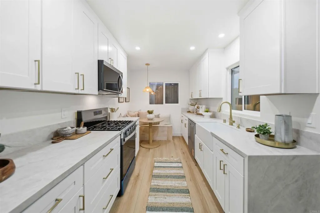 https://cdn.realtyfeed.com/cdn/127/306588212/1f8261fc929e79320247627609509176.webp