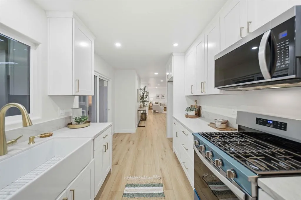 https://cdn.realtyfeed.com/cdn/127/306588212/ce48b50c471c7cc5fef47903116359a5.webp