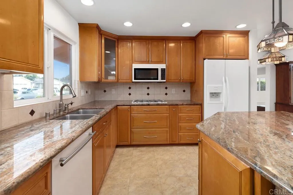 https://cdn.realtyfeed.com/cdn/127/306588276/aee0591807a63b5f573deda79c4ddb57.webp