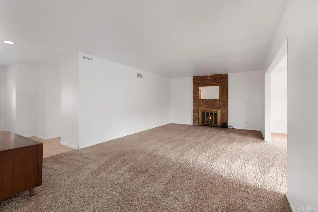 https://cdn.realtyfeed.com/cdn/127/306588276/dc74d2989baa469ac17d5308a4ae6ff5.webp